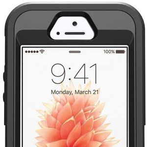 OtterBox Defender Series Case for iPhone 5/5s/SE (1st gen), Black, 1 Count